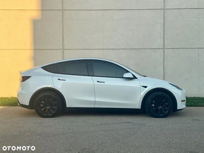 Tesla Model Y Long Range Dual Motor AWD - 6