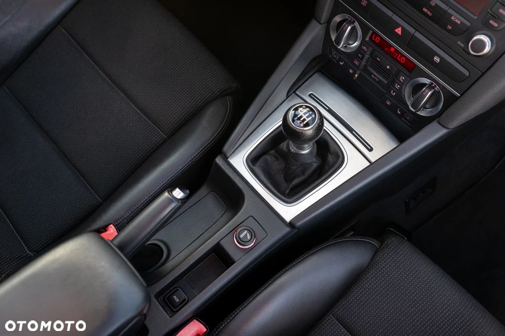 Audi A3 3-drzwiowe 1.8 TFSI S line Sportpaket - 30