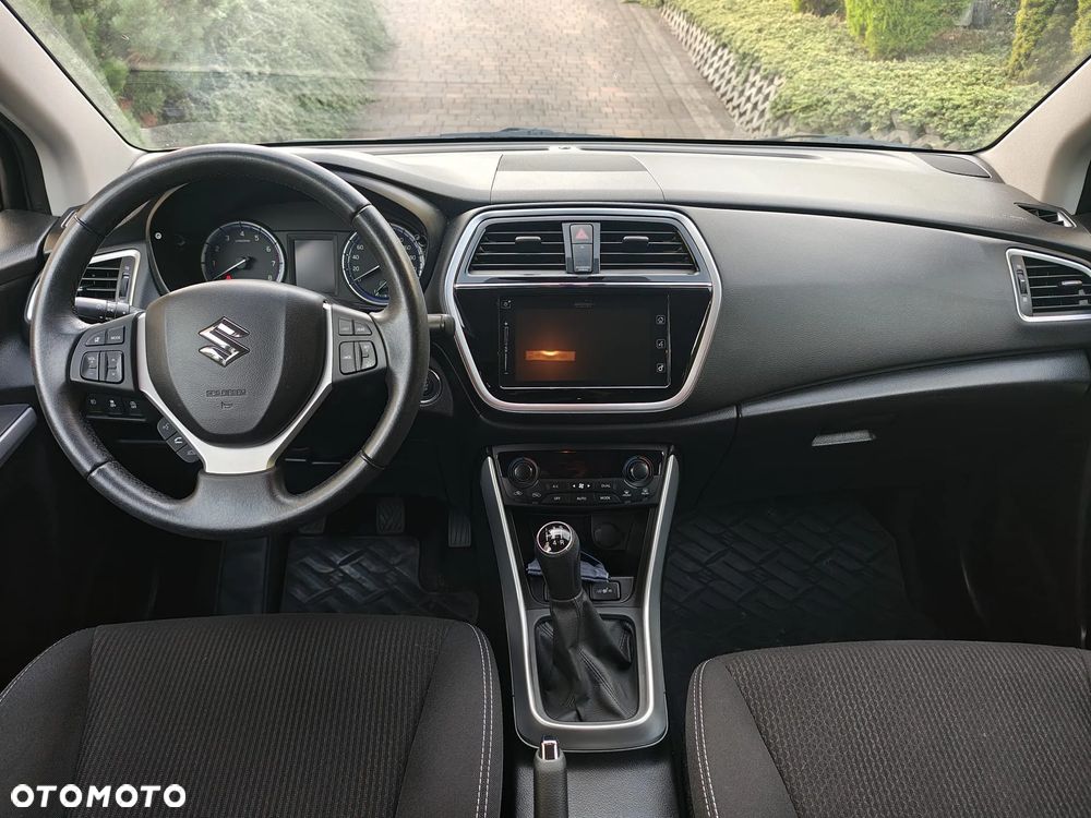 Suzuki SX4 S-Cross 1.0 T Premium - 8
