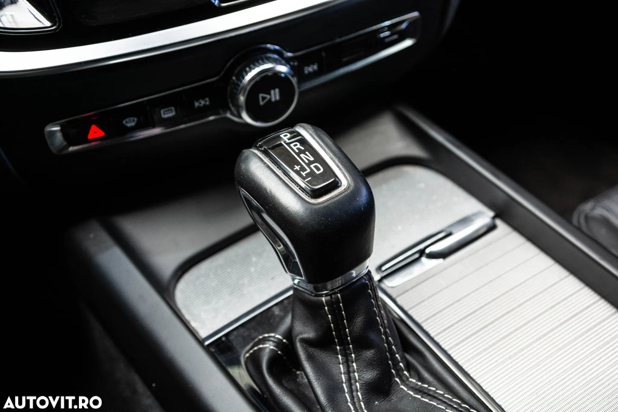 Volvo S60 T5 AWD R-Design - 17