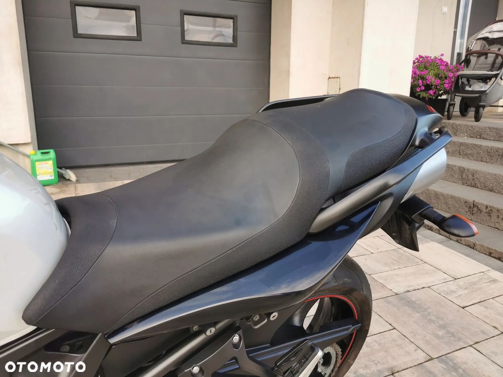 Yamaha FZ6 - 8