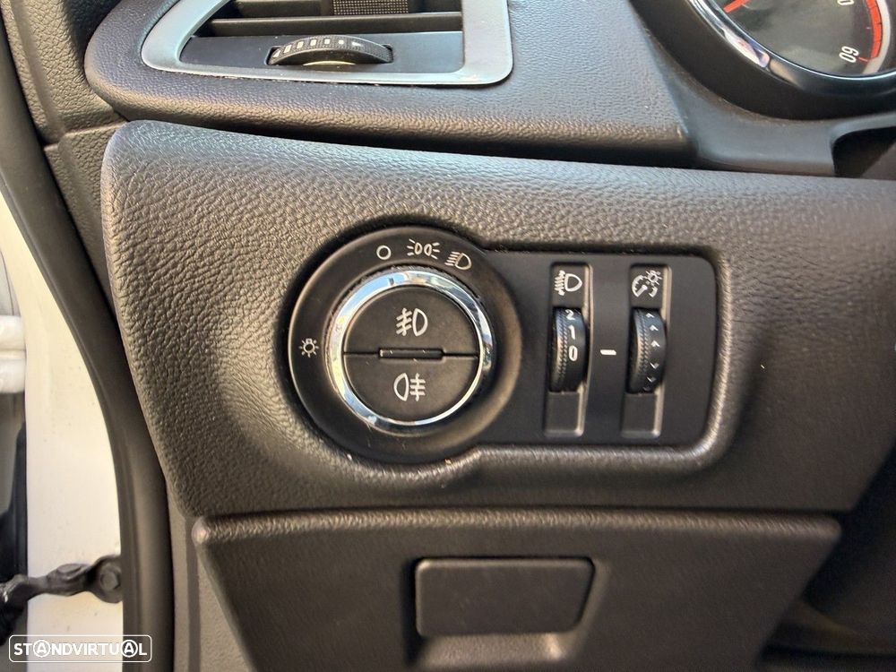 Opel Astra 1.3 CDTi - 9