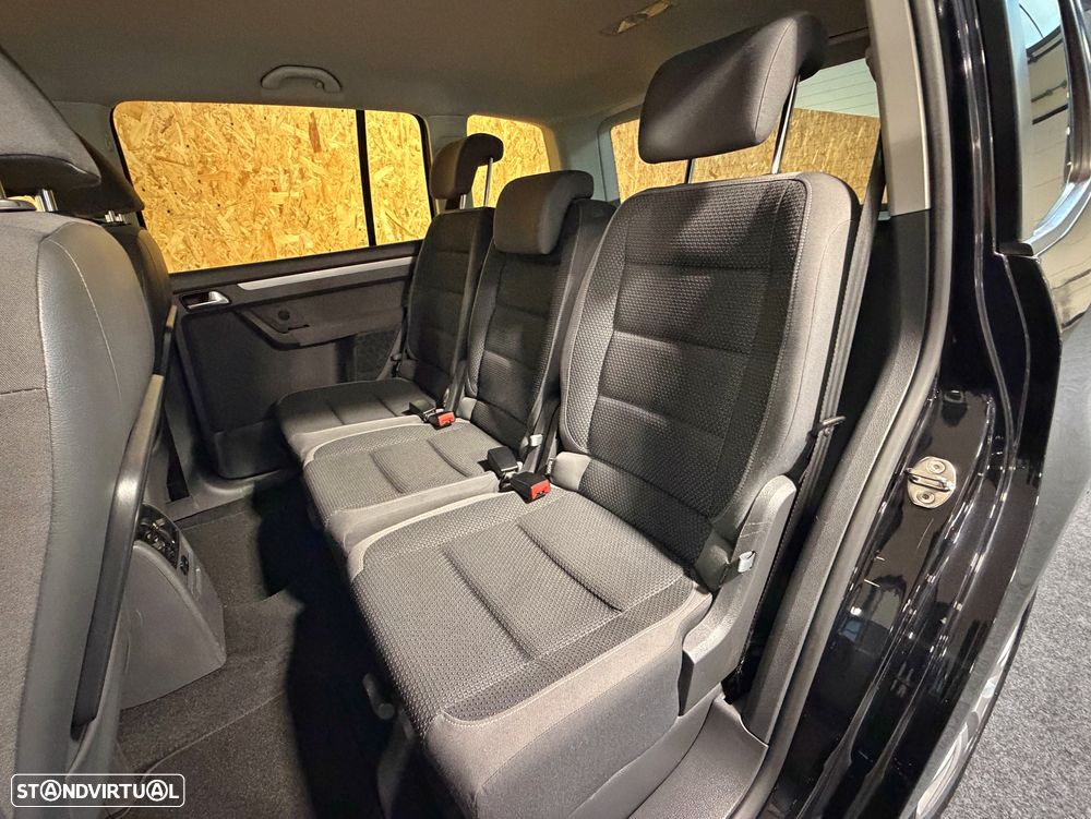 VW Touran 1.2 TSi Confortline 5L - 23