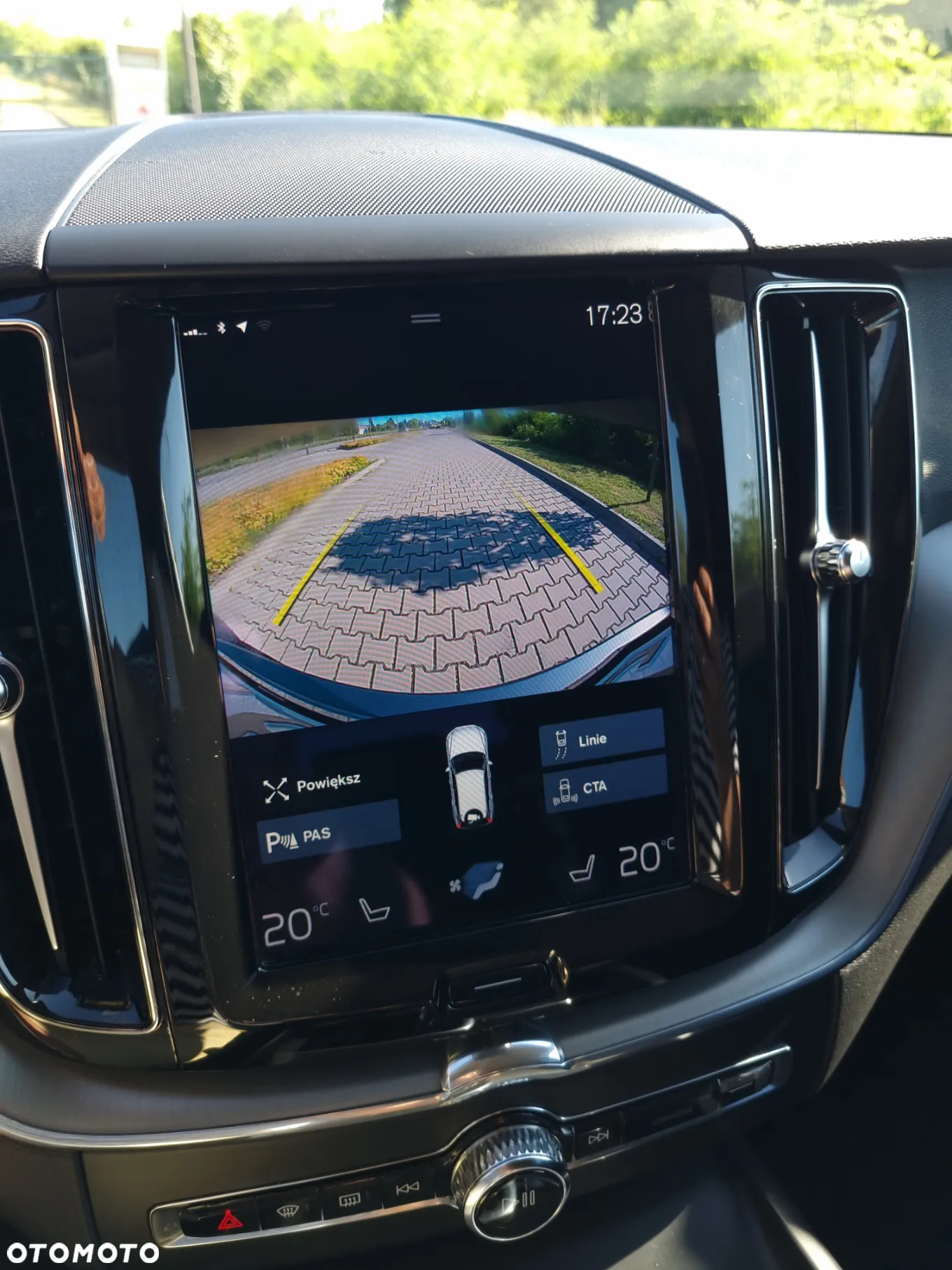 Volvo XC 60 B4 B Momentum - 16