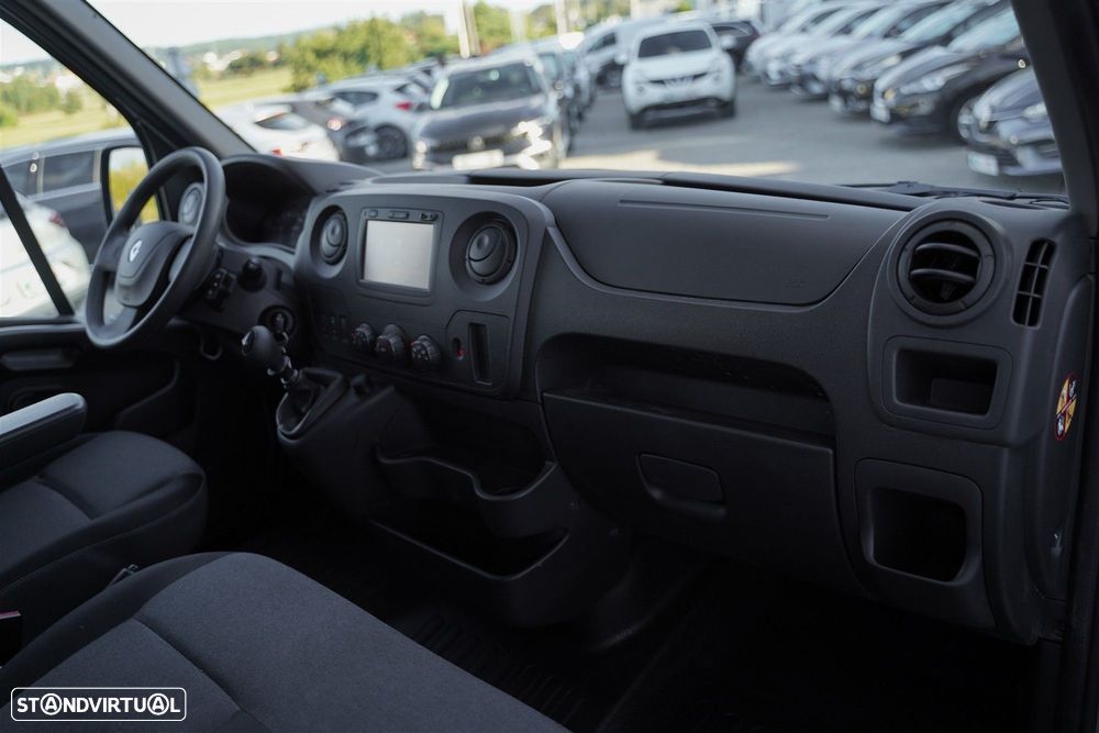 Renault Master 2.3 dCi L2H2 3.3T SS - 27