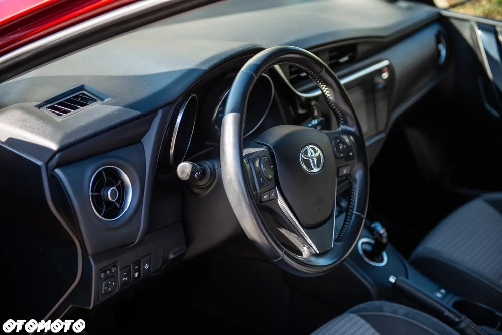 Toyota Auris - 16