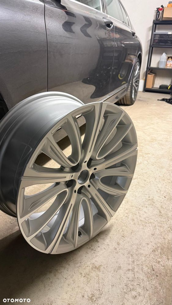 BMW Seria 7 750i xDrive - 36