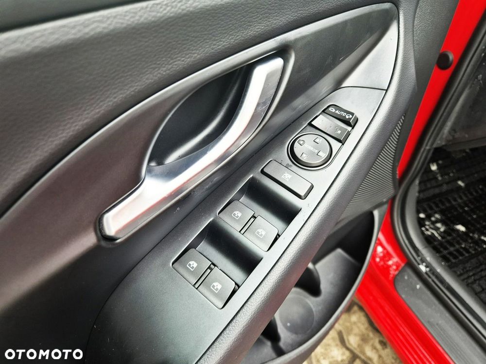 Hyundai i30 1.5 T-GDI 48V Modern - 13