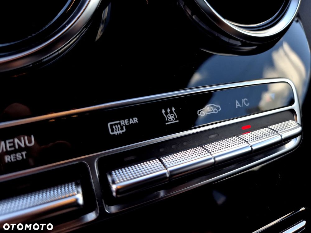 Mercedes-Benz GLC 300 e 4-Matic - 15