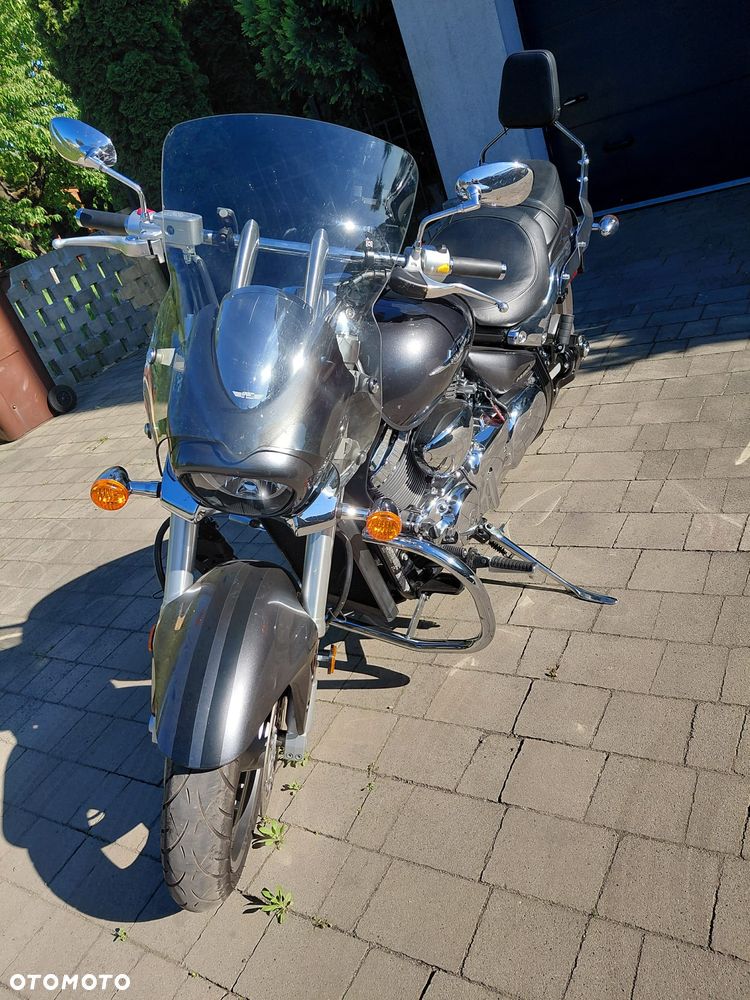 Suzuki Boulevard - 4