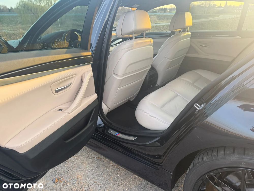 BMW Seria 5 535d xDrive - 12