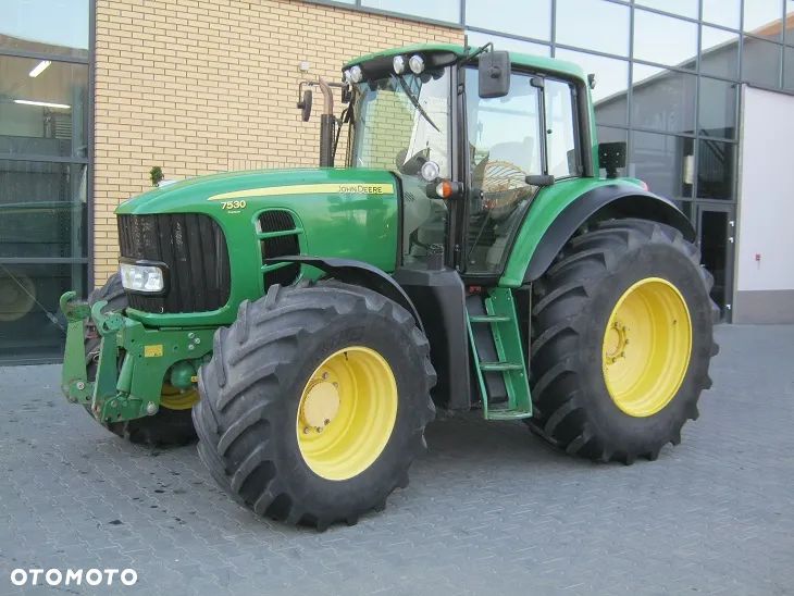 John Deere 7530