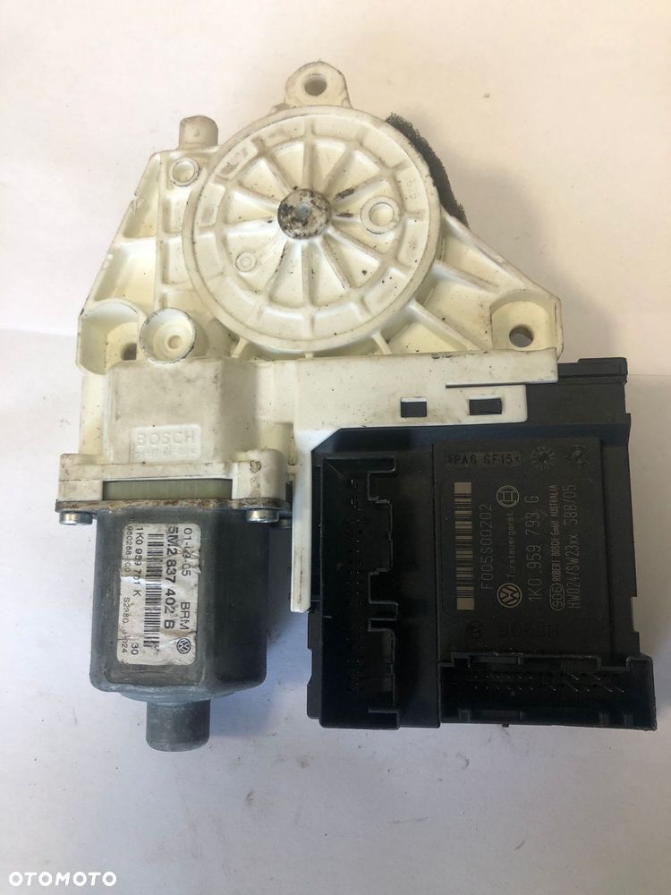 Silniczek Wycieraczki Prawy Przód VW Golf Plus F005S00202