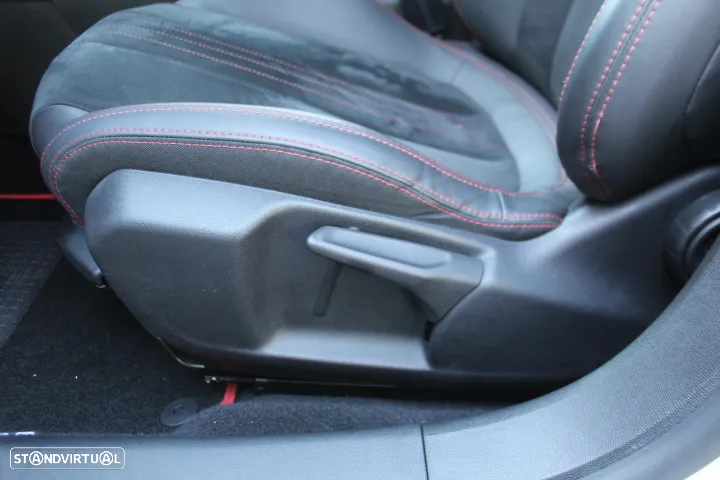 Peugeot 308 1.6 e-THP GT - 24