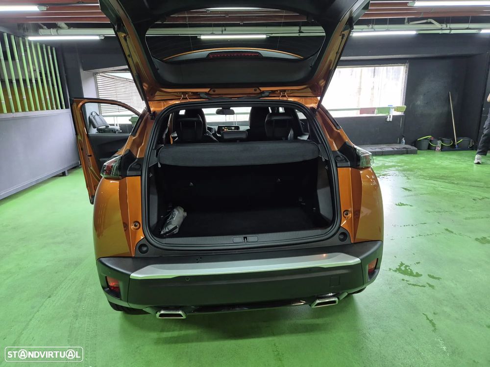 Peugeot 2008 1.2 PureTech Allure Pack EAT8 - 4