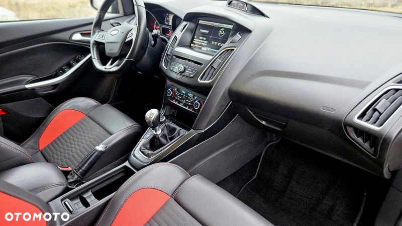 Ford Focus 2.0 TDCi ST - 18