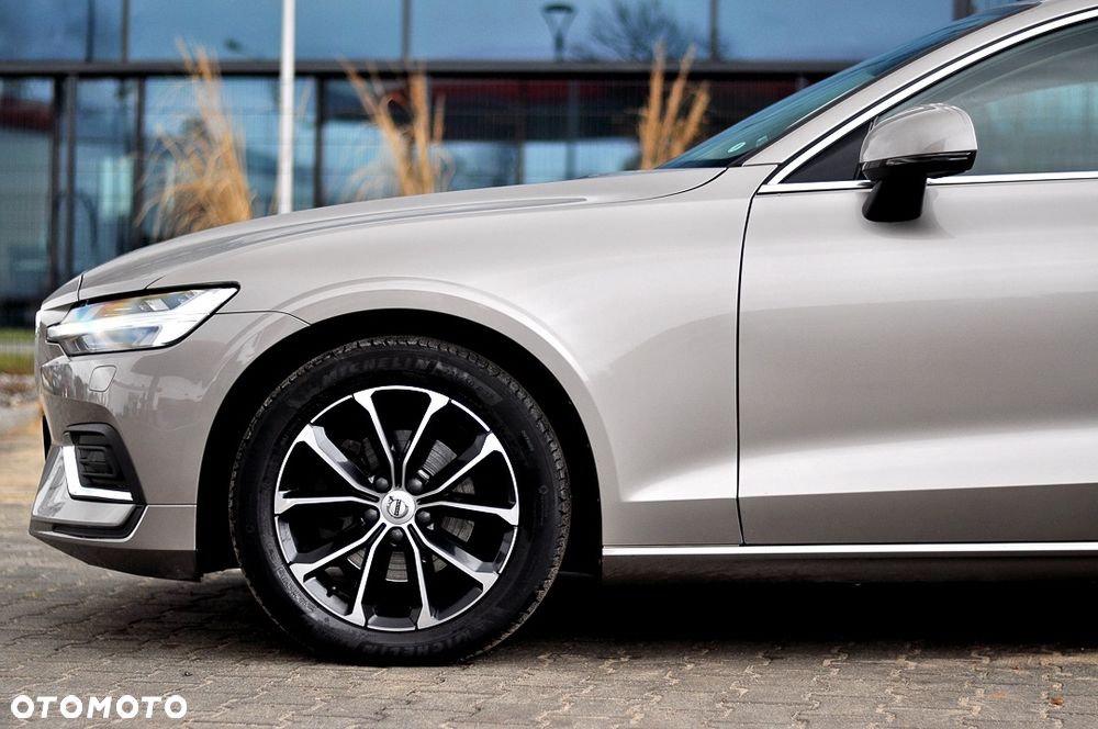 Volvo V60 D4 Geartronic Momentum - 28