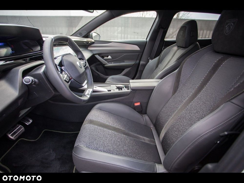 Peugeot 408 1.6 Plug-In Hybrid 225 Allure EAT8 - 34