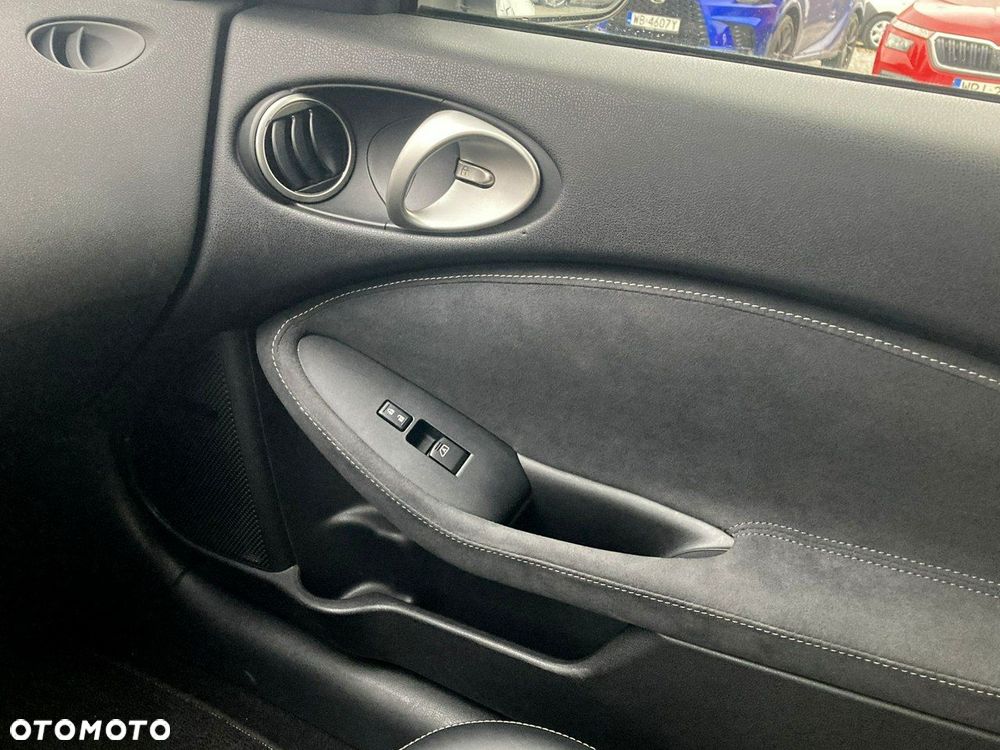 Nissan 370 Z - 29