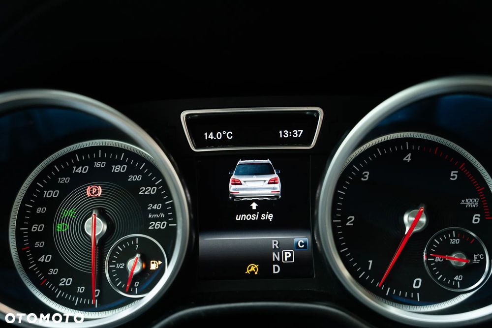 Mercedes-Benz GLS - 20