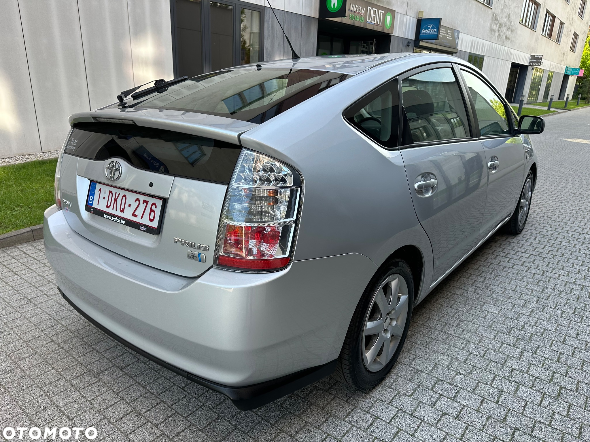 Toyota Prius (Hybrid) - 7
