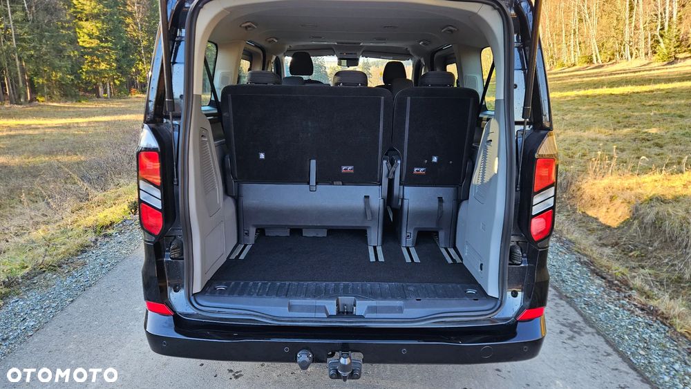 Ford Tourneo Custom - 36