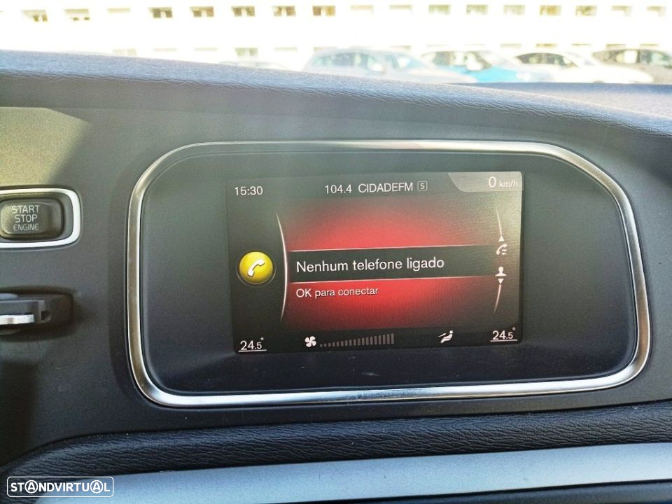 Volvo V40 2.0 D2 Momentum Geartronic - 21