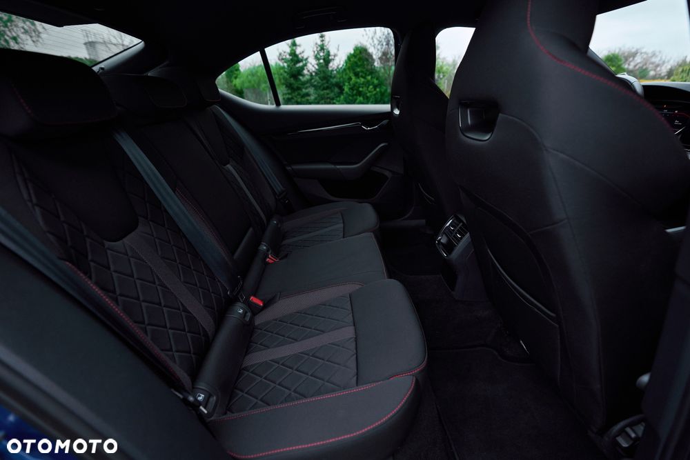 Skoda Octavia 2.0 TDI DSG RS - 30