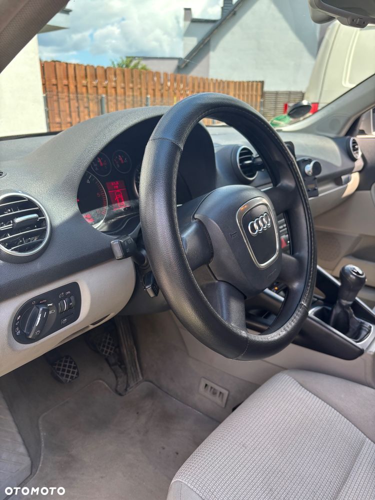 Audi A3 Sportback 2.0 TDI DPF Attraction - 11