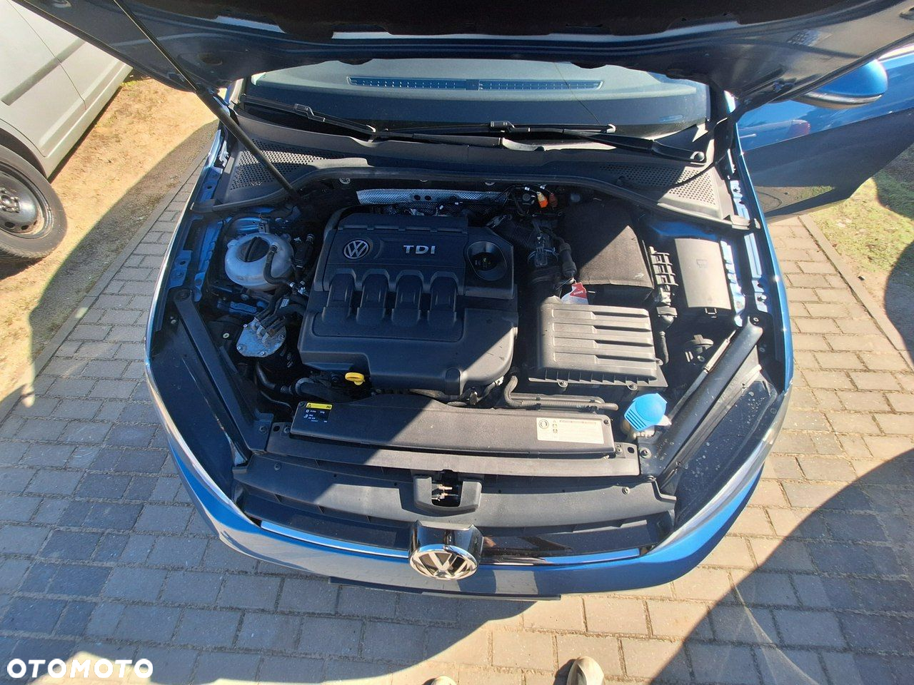 Volkswagen Golf 1.6 TDI BlueMotion Technology Comfortline - 25