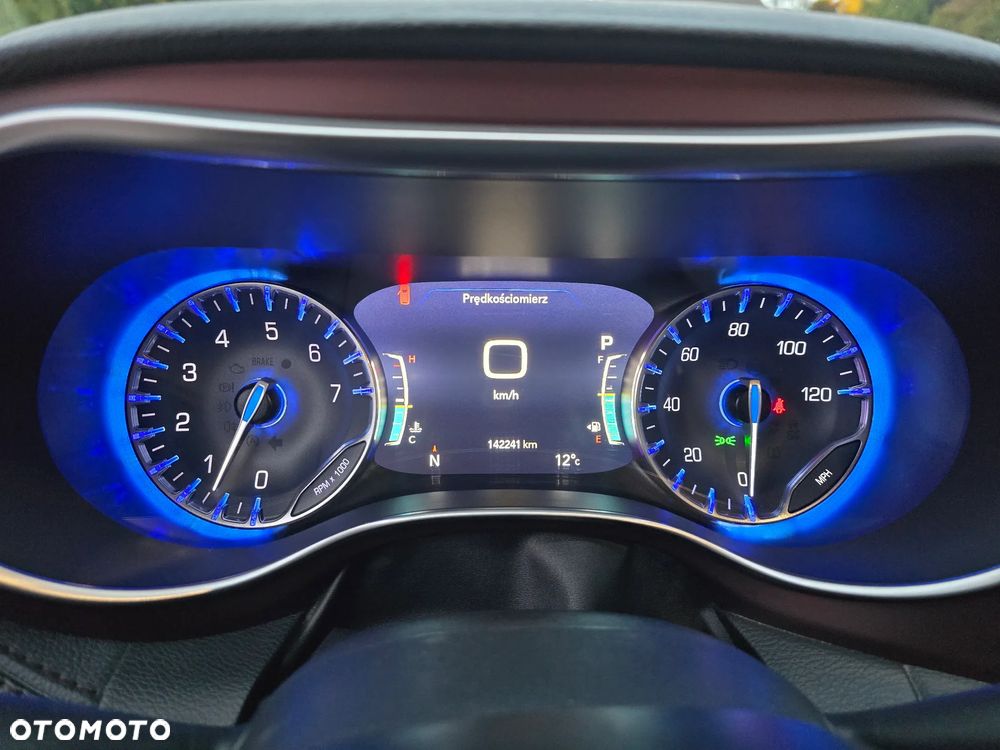 Chrysler Pacifica - 24