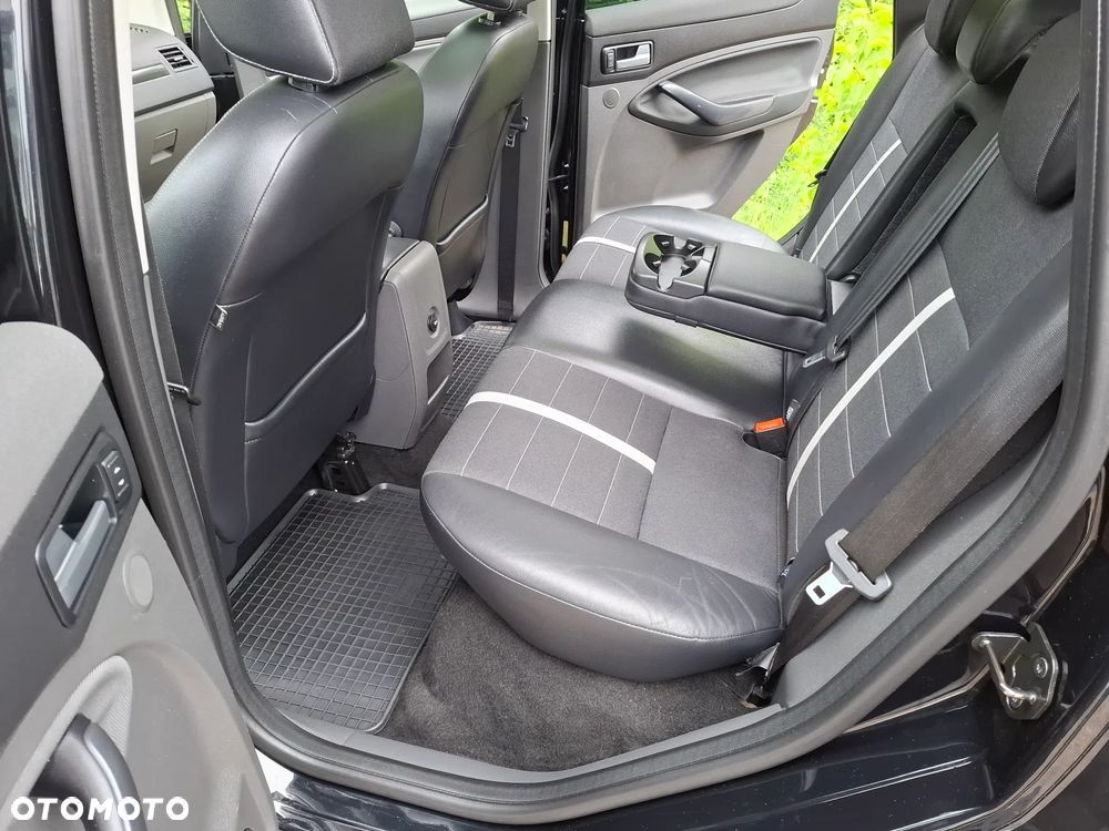 Ford Kuga 2.0 TDCi 4x4 Titanium - 11
