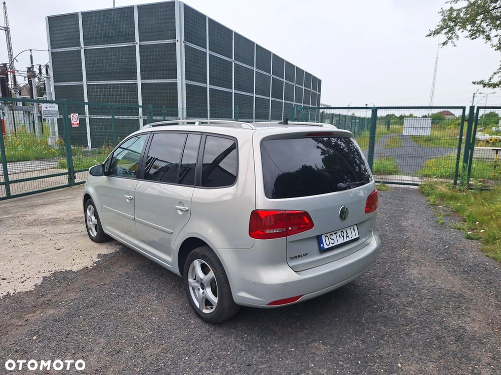 Volkswagen Touran - 4