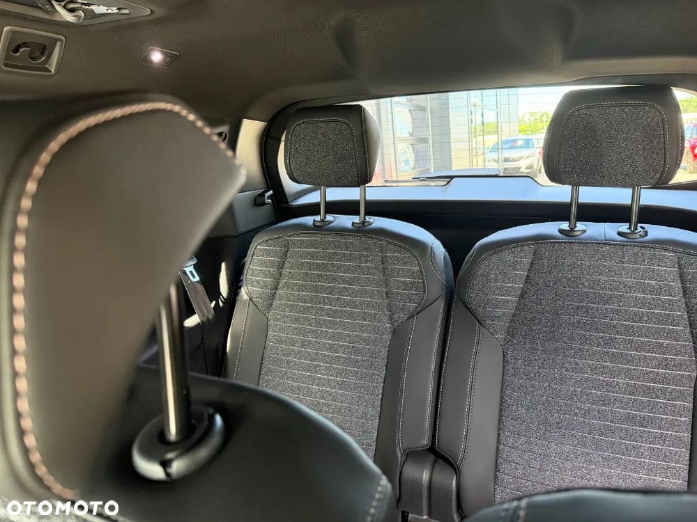 Peugeot 5008 1.2 PureTech mHEV Business S&S e-DCS6 - 12