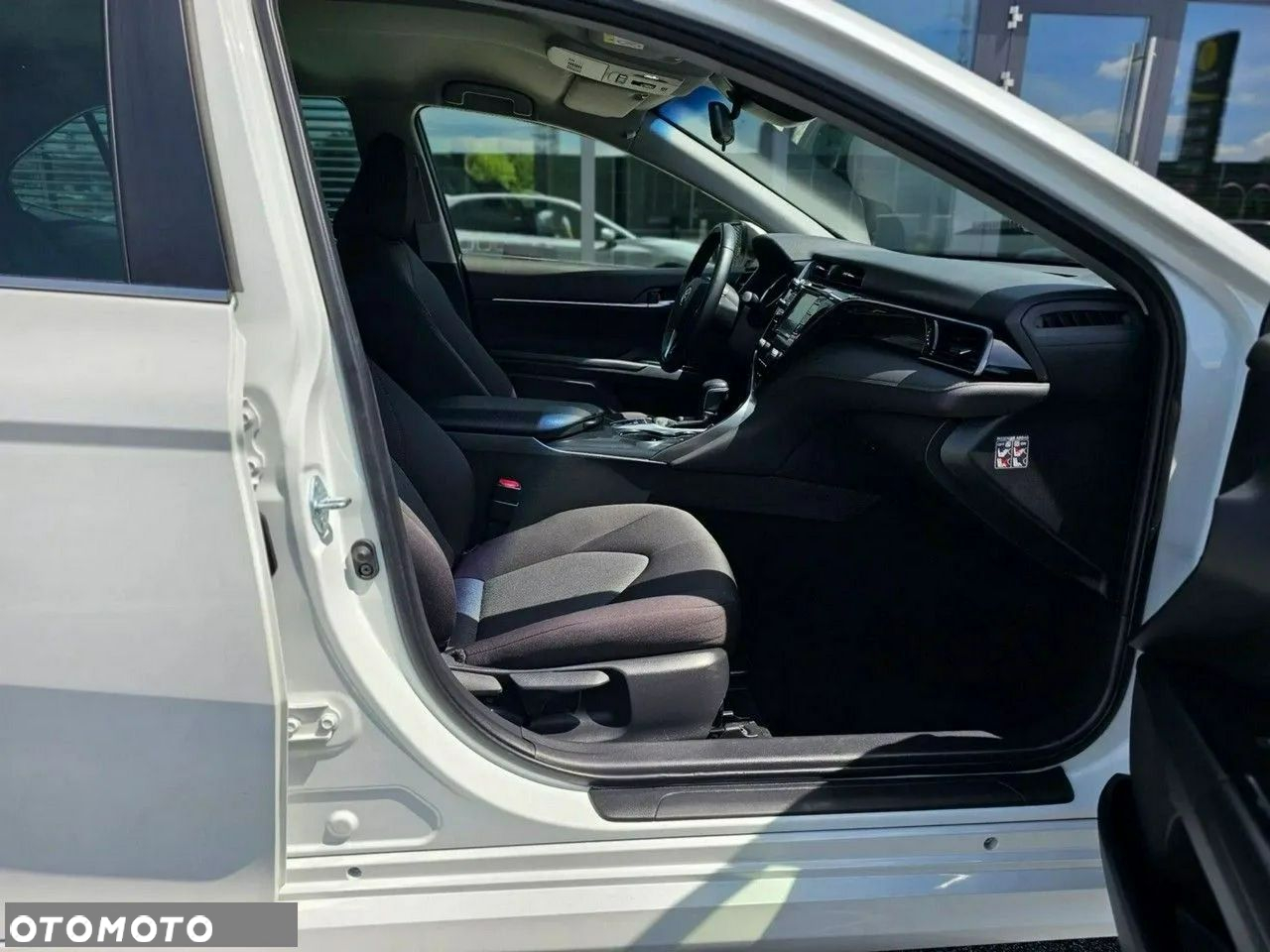Toyota Camry - 25