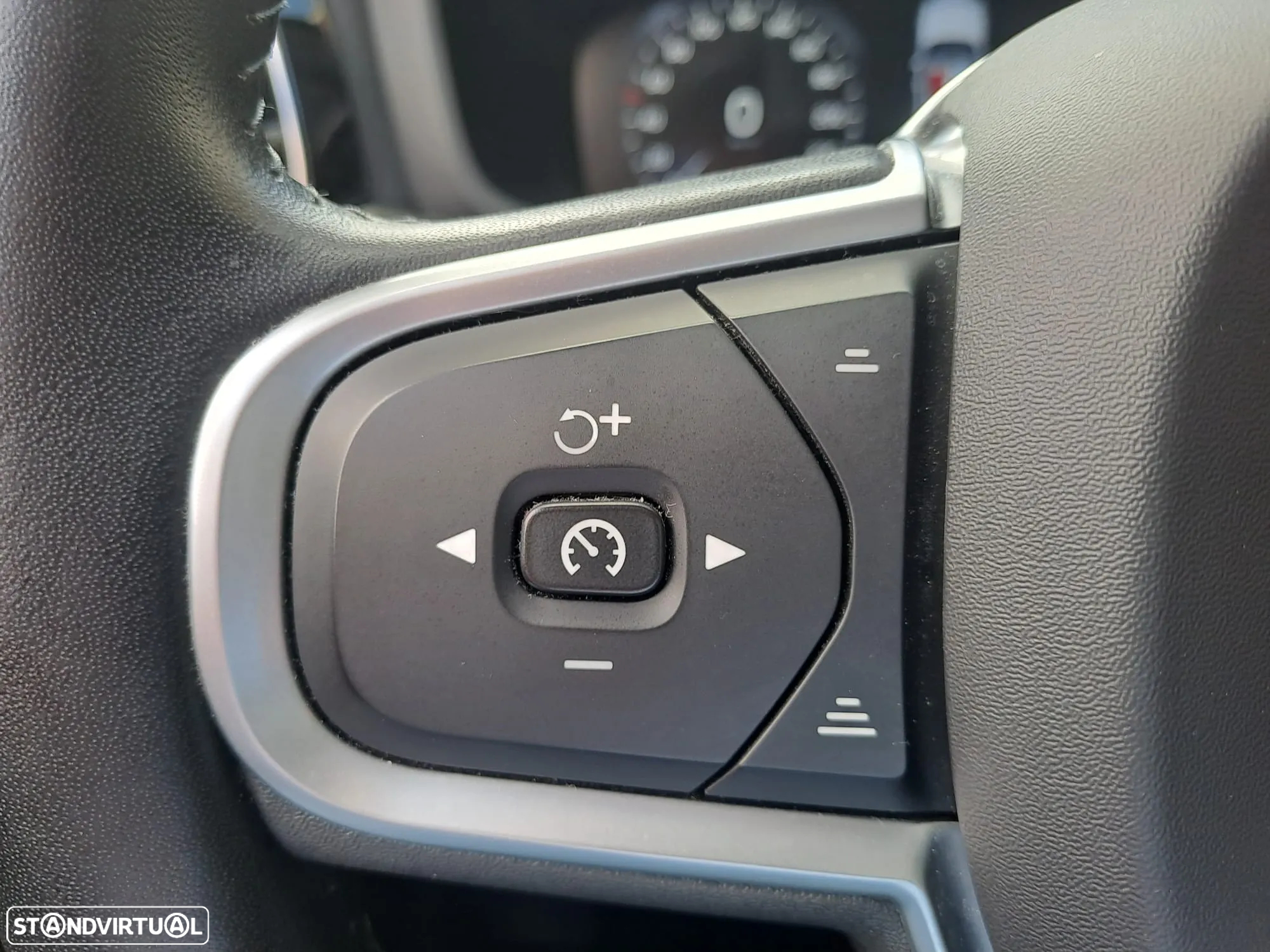 Volvo V60 2.0 T8 AWD TE Momentum - 22