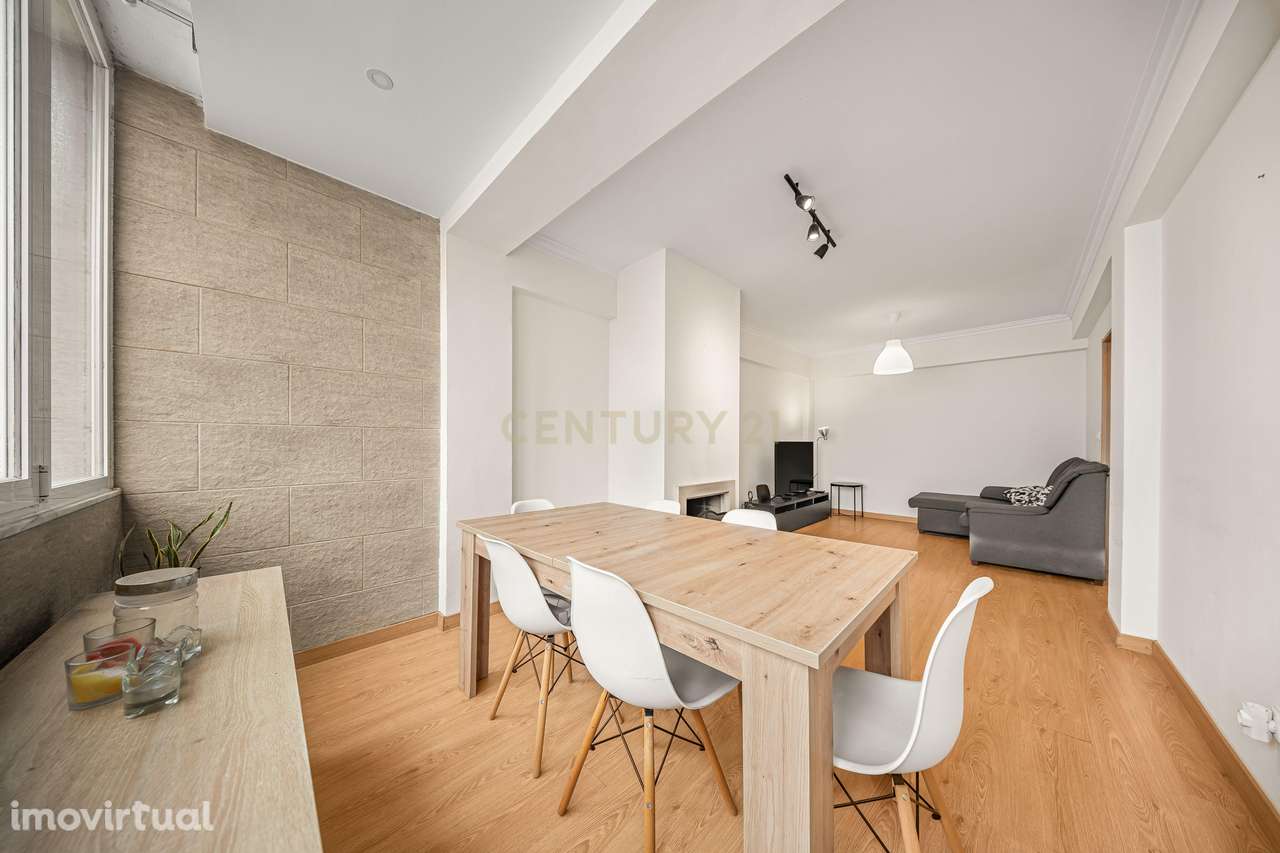 Apartamento T2  94 m² | Varanda | Arrecadação - Grande imagem: 3/27