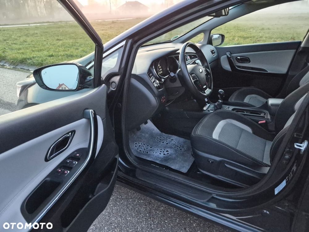 Kia Ceed 1.6 CRDi 136 ISG Platinum Edition - 14