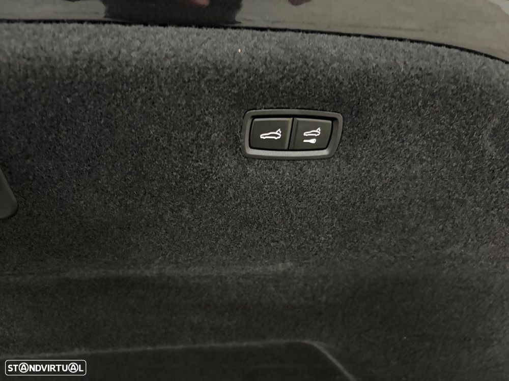 Porsche Taycan Standard - 25