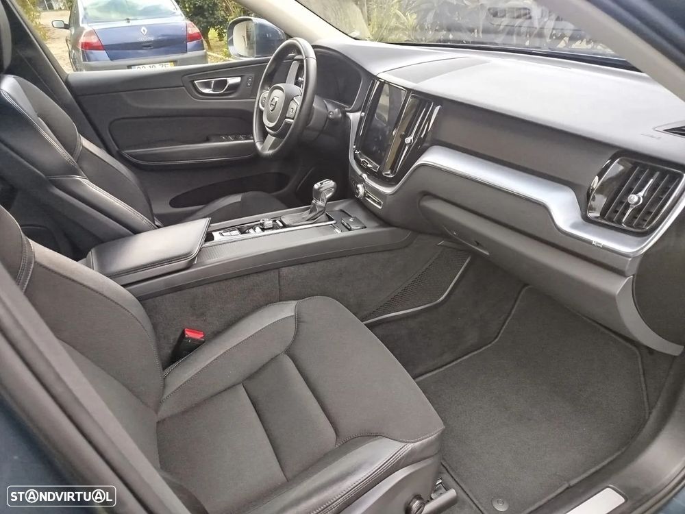 Volvo XC 60 2.0 D4 Momentum Geartronic - 14