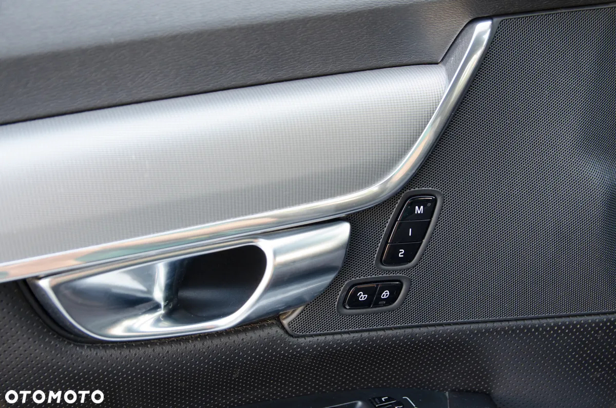 Volvo V90 D4 Geartronic R Design - 21