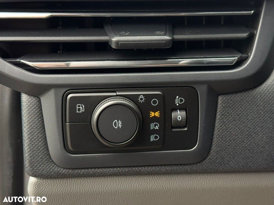 Ford Tourneo Custom - 25