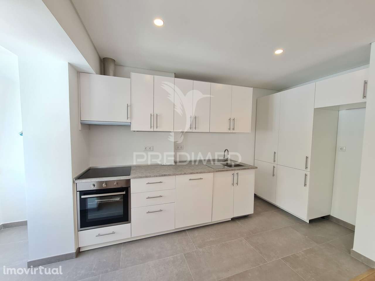 Apartamento T2 com 1 suíte, remodelado à Estrada de Benfica - Grande imagem: 3/29