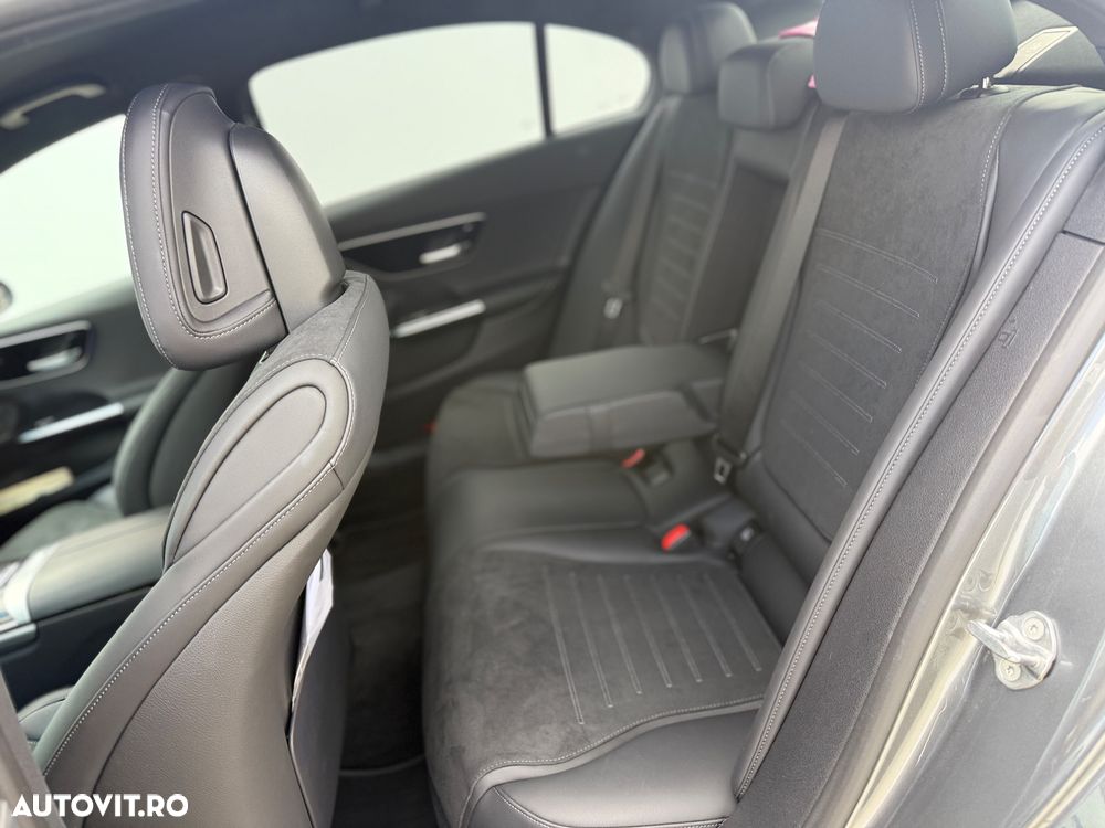Mercedes-Benz C 180 9G-TRONIC AMG Line - 23
