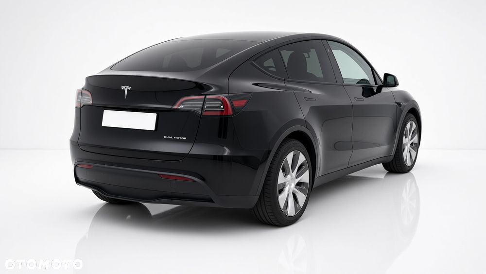 Tesla Model Y - 4