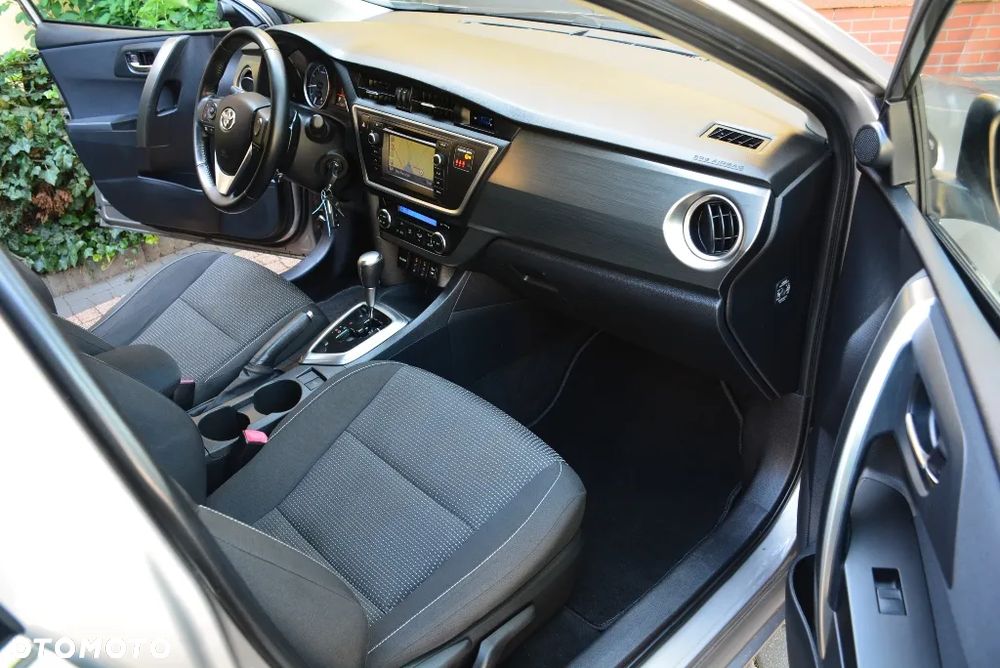 Toyota Auris 1.6 Premium Comfort MS - 23