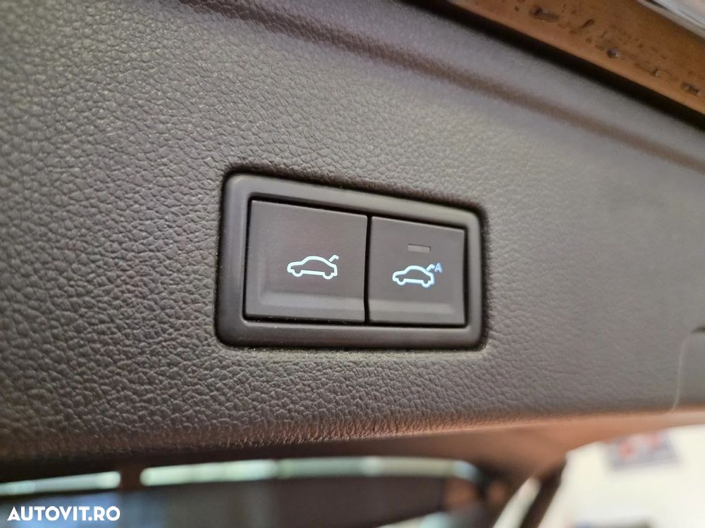Volkswagen Touareg V6 TDI 4MOTION Elegance - 17