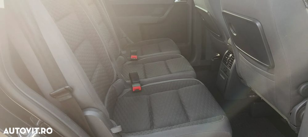 Volkswagen Touran 1.9 TDI DPF DSG Trendline - 13