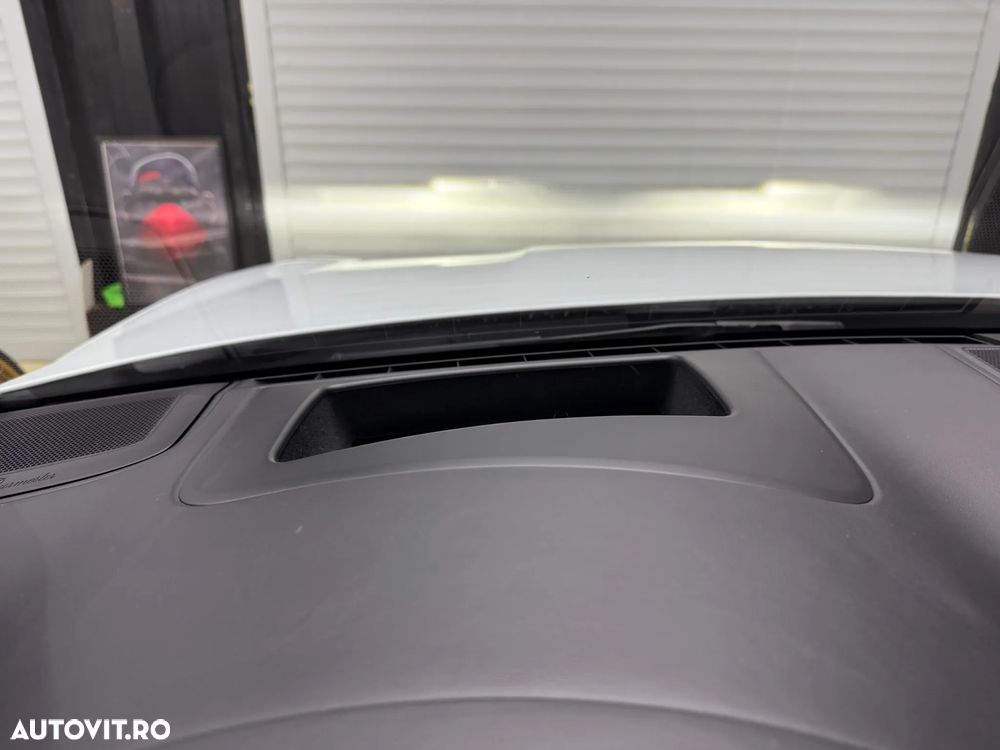 Porsche Cayenne - 23