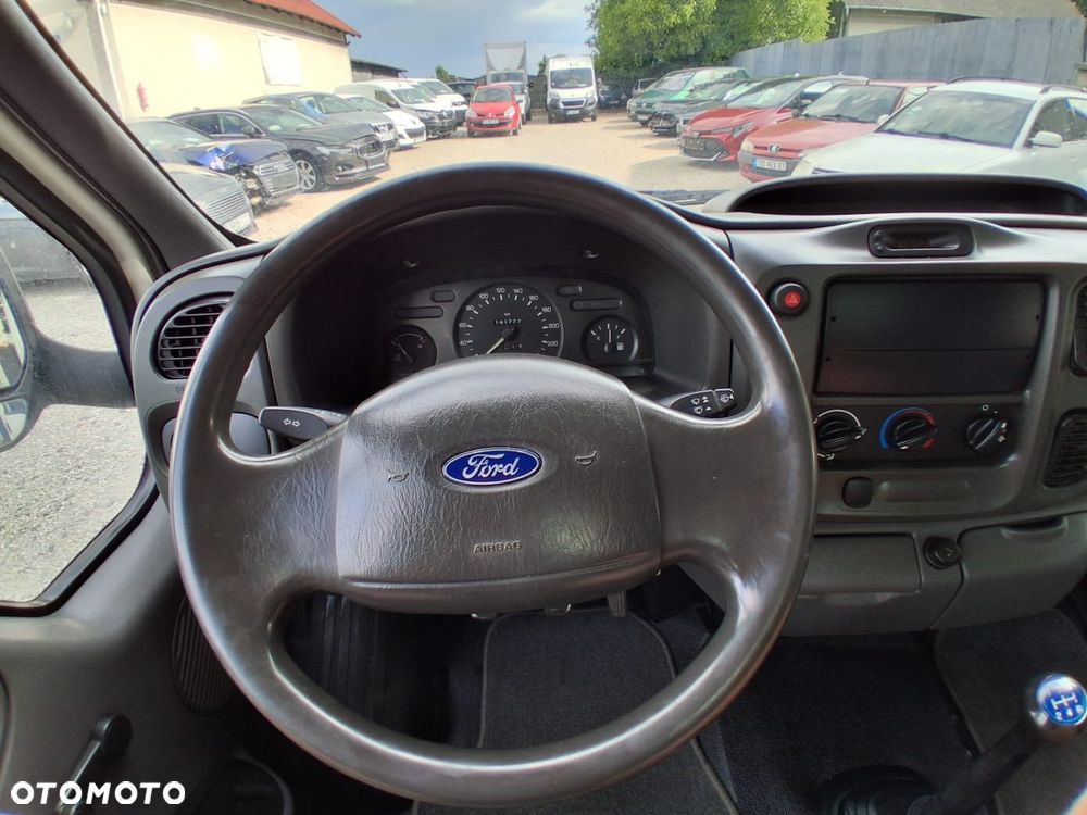 Ford Tranzit - 17